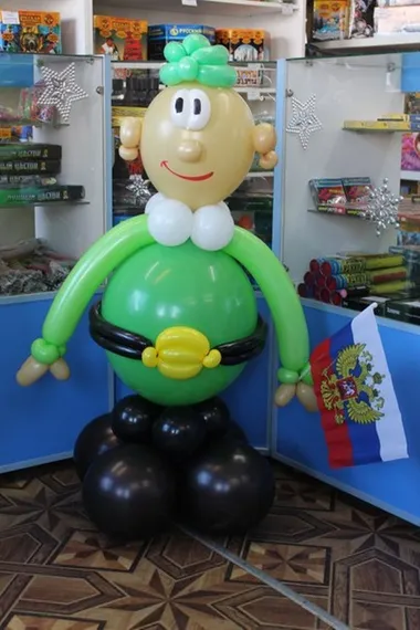 Солдат с флагом