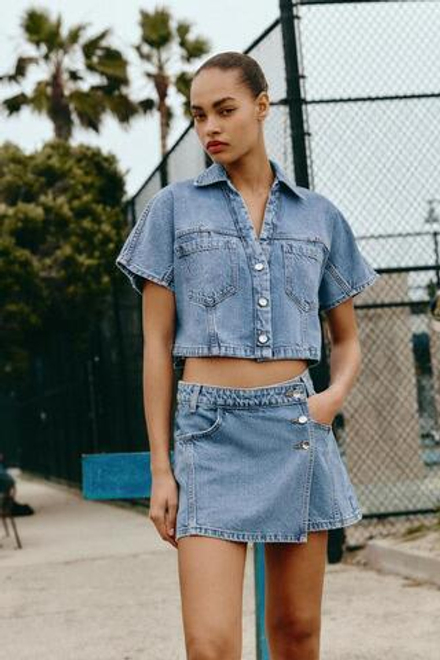 ZARA КОРОТКАЯ ДЖИНСОВАЯ РУБАШКА Z1975, ВЫЦВЕТШИЙ СИНИЙ