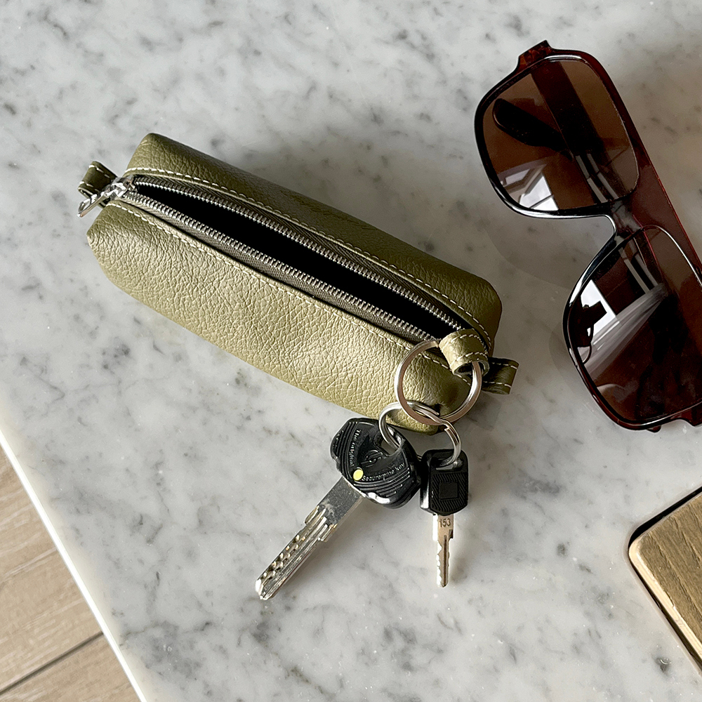 Ключница Coffre из кожи теленка зеленого цвета