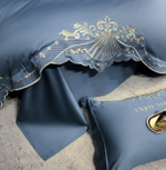 Постельное белье Сатин Гладкокрашеный Вышивка Делюкс на резинке DHCR005