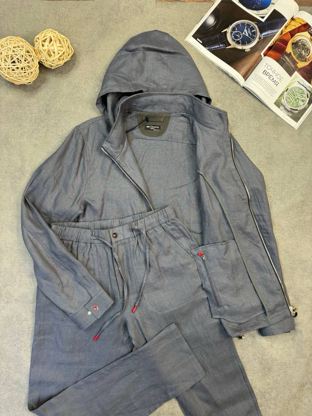 Костюм льняной Kiton