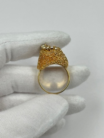 Кольцо с кристаллами