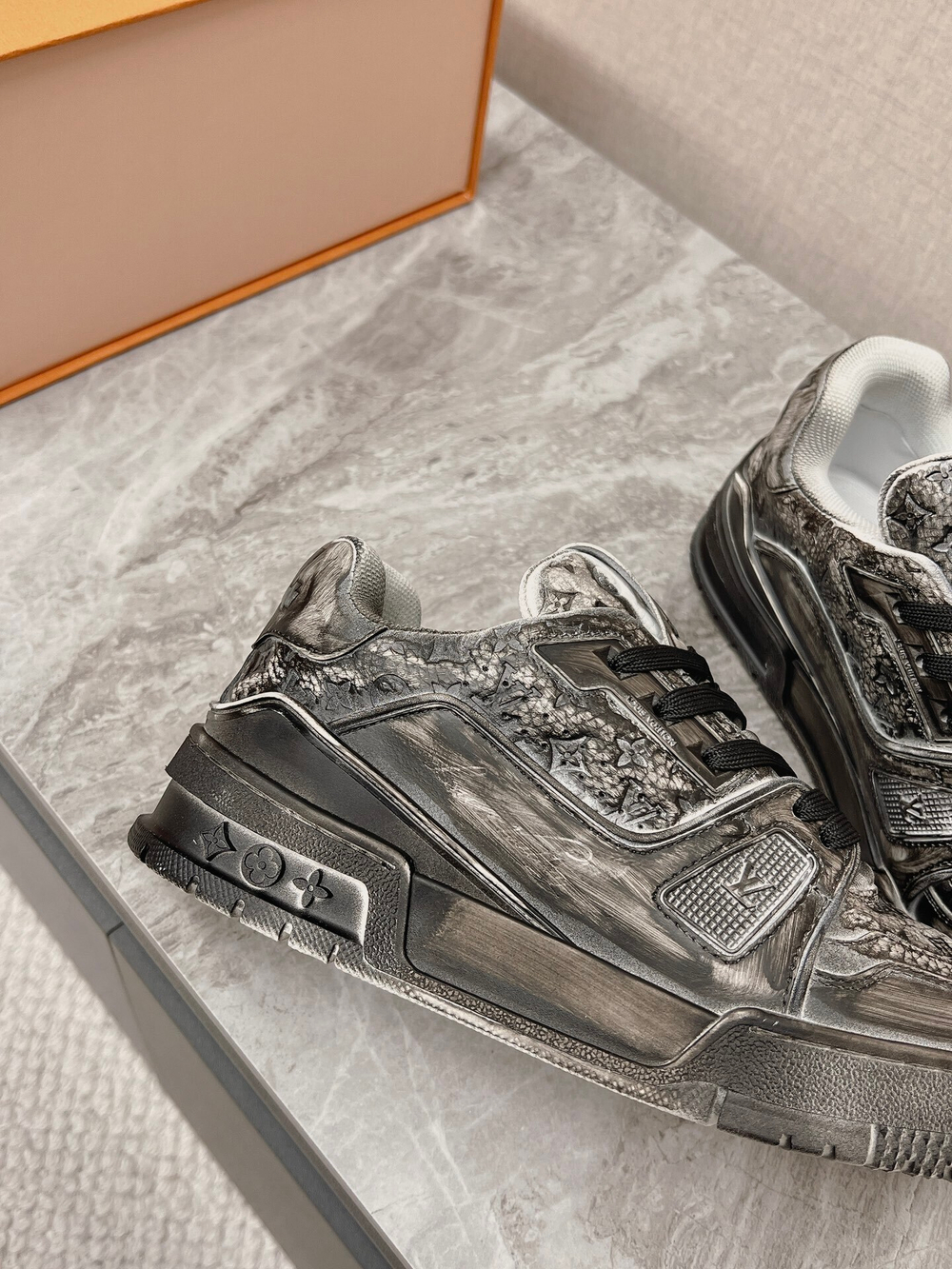Louis Vuitton Trainer (4 colors)