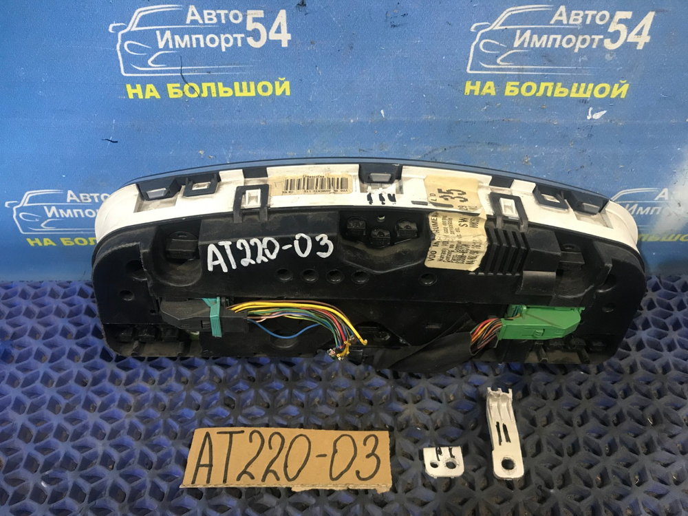 Щиток приборов TOYOTA AVENSIS 1999