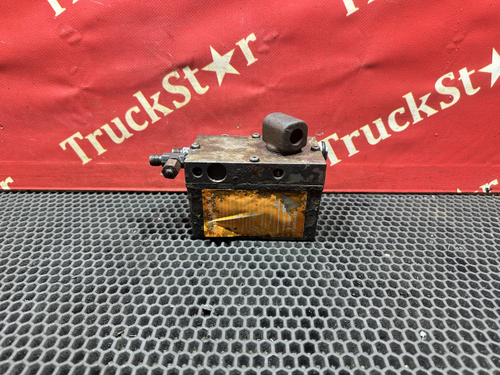 Насос подъема кабины