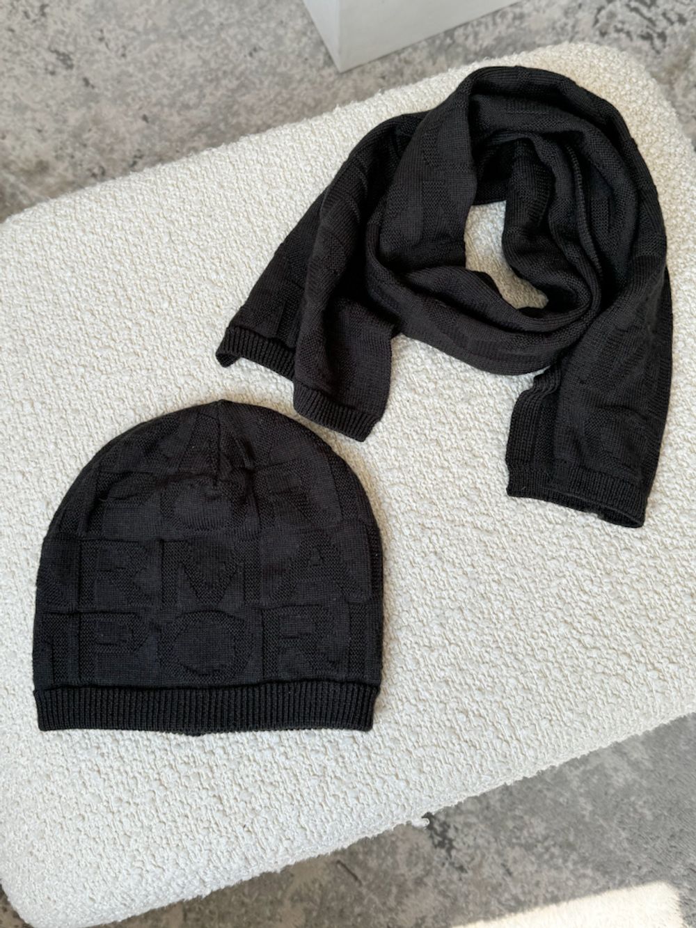 Шерстяная шапка с шарфом Emporio Armani, 140