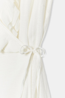 ZARA МИНИ-ПЛАТЬЕ С ВОЛАНАМИ, БЕЛЫЙ