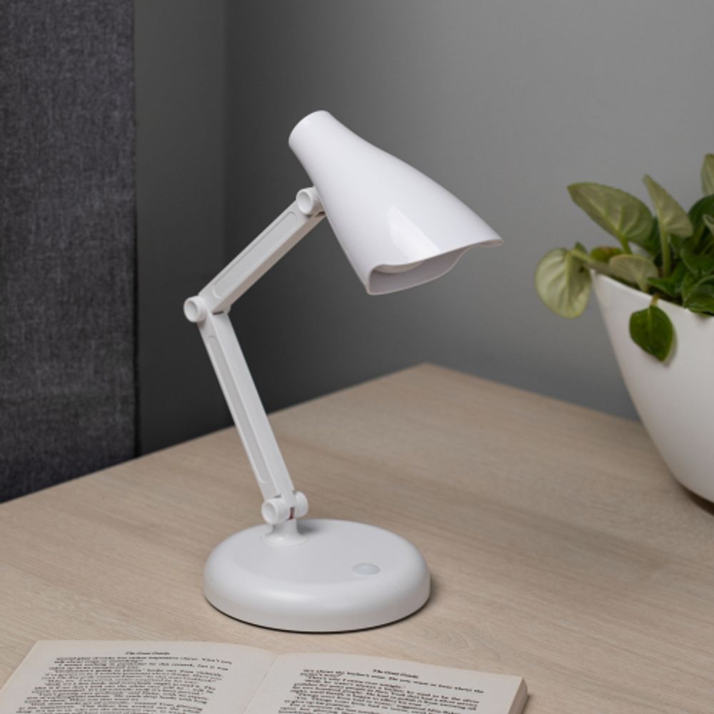 Настольный светильник ЭРА NLED-515-4W-W светодиодный белый