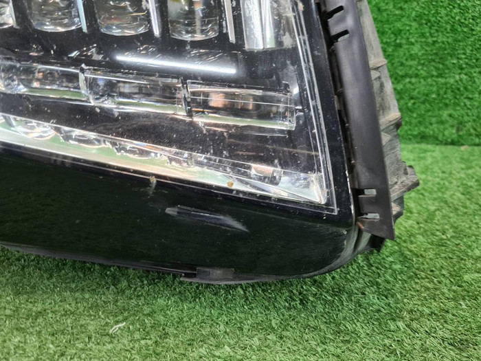 Фара левая Cadillac Escalade 4 (2014-2020) LED