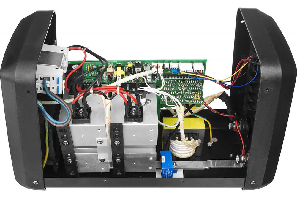 Сварочный инвертор ЗУБР Профессионал T3, 190А, MMA, IGBT, ПВ-60, 1220В мин 180В ЗАС-Т3-190