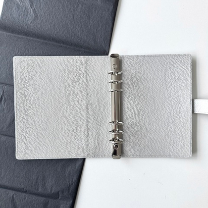 Обложка на кольцах А5 без карманов на хлястике