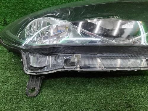 Битая Фара правая Lada X-RAY (2015-2022) галоген