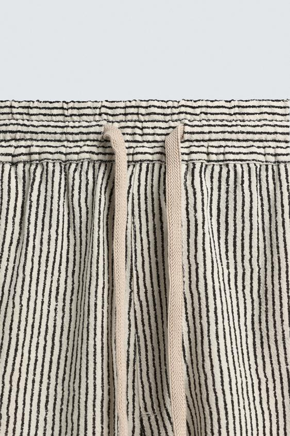 ZARA БЕРМУДЫ RELAXED FIT ИЗ ВИСКОЗЫ И ЛЬНА, ПОЛОСКИ