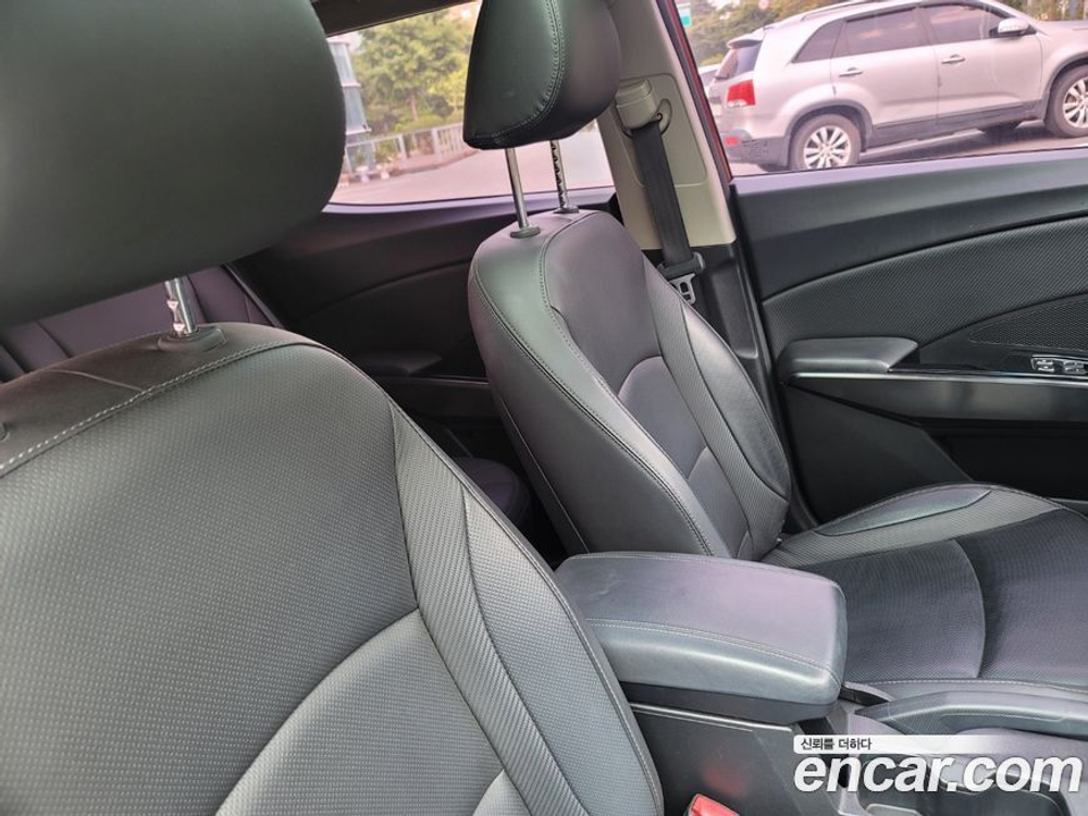 KG Mobility (Ssangyong) Very New Tivoli Бензин 1.5 2WD (01.2020)