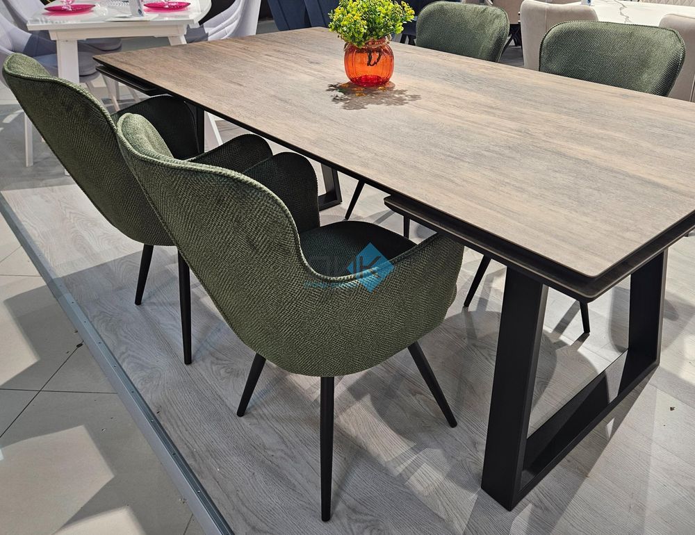 Стул DikLine 503 поворотный опоры чёрные