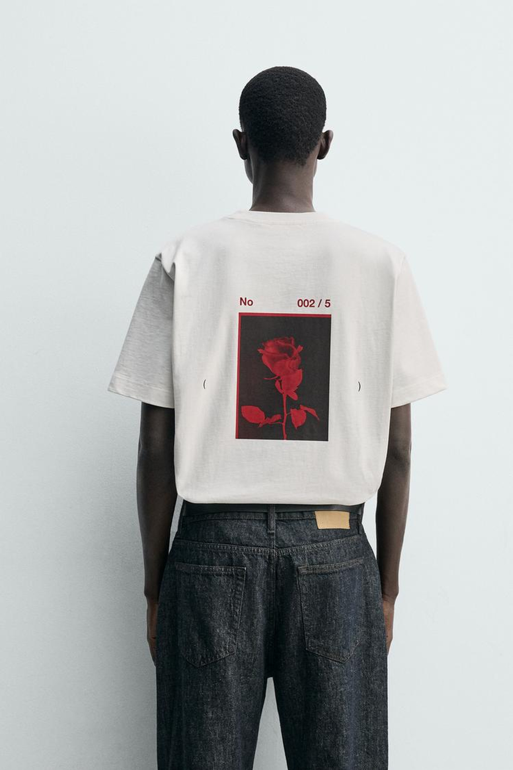 ZARA ФУТБОЛКА С ЦВЕТОЧНЫМ ПРИНТОМ, БЕЛЫЙ