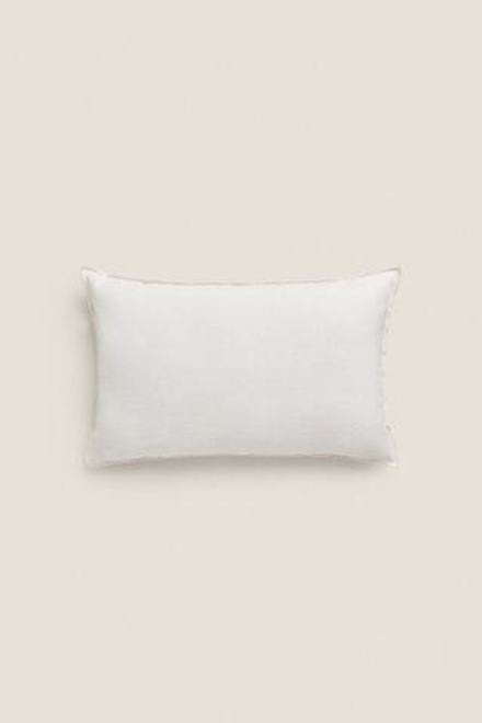 ZARA HOME ЧЕХОЛ НА ПОДУШКУ С ОВЕРЛОКОМ, БЕЛЫЙ
