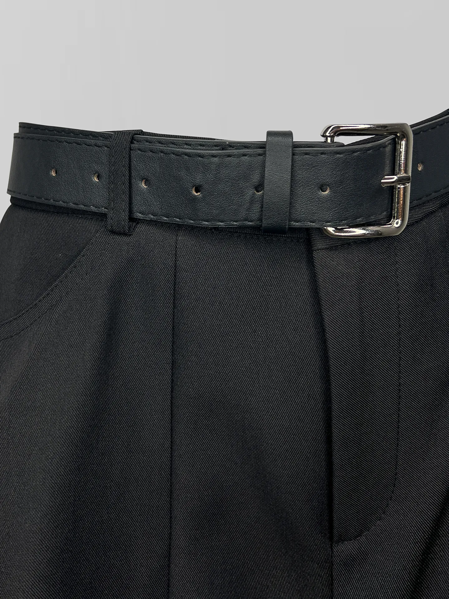 Шорты 4U 2017386 однотонные с ремнем в комплекте