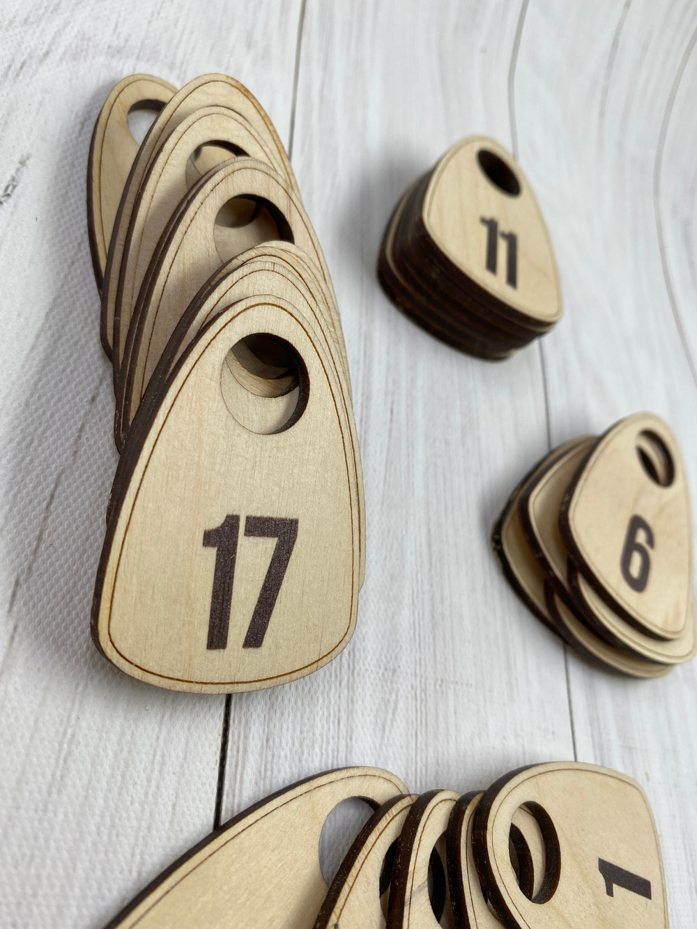 номерки на ключи из дерева