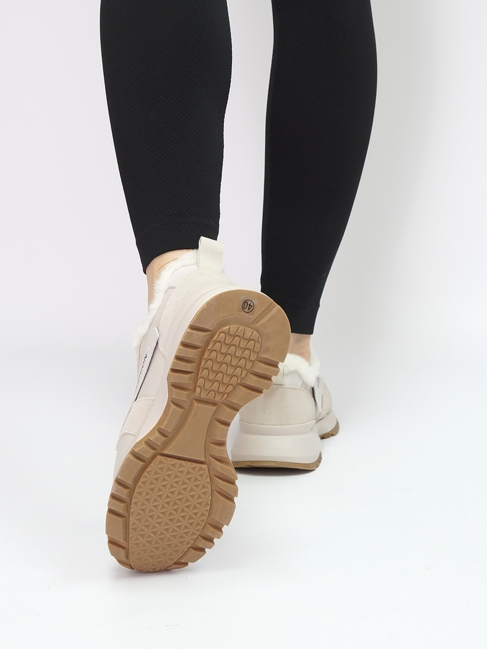 Кроссовки женские зимние