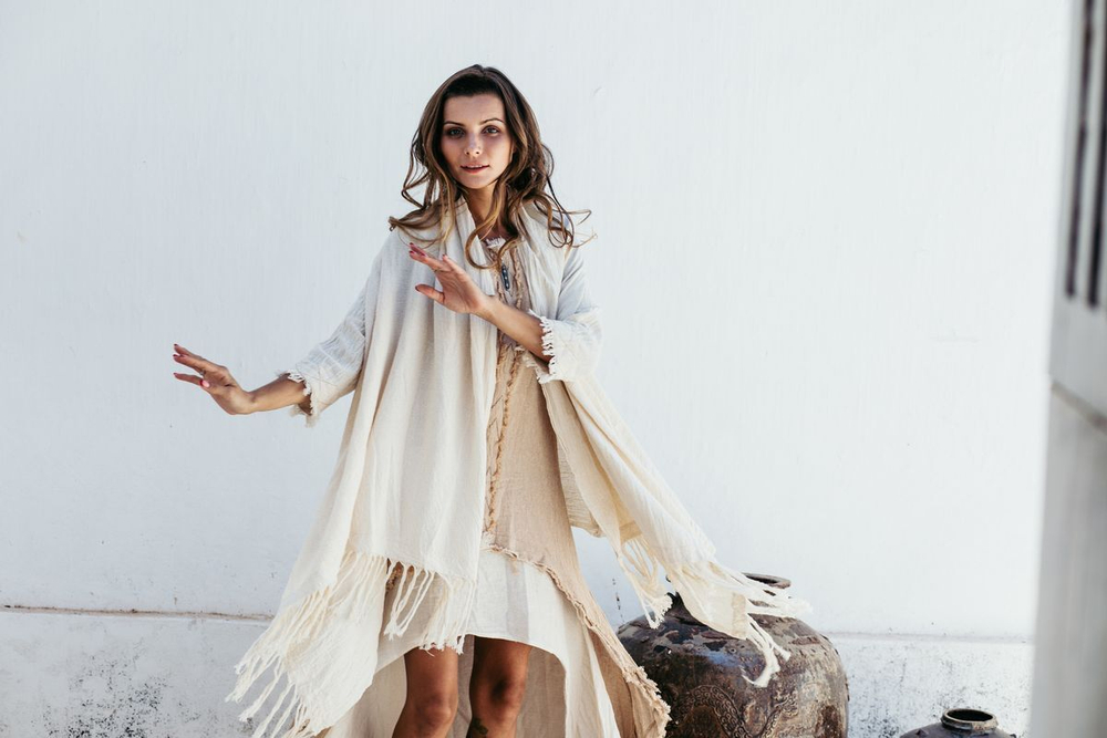 Накидка с бахромой Chintamani короткая (молоко)