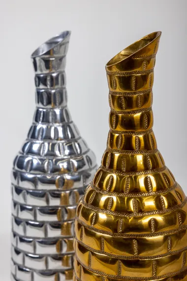 Ваза металлическая золотая