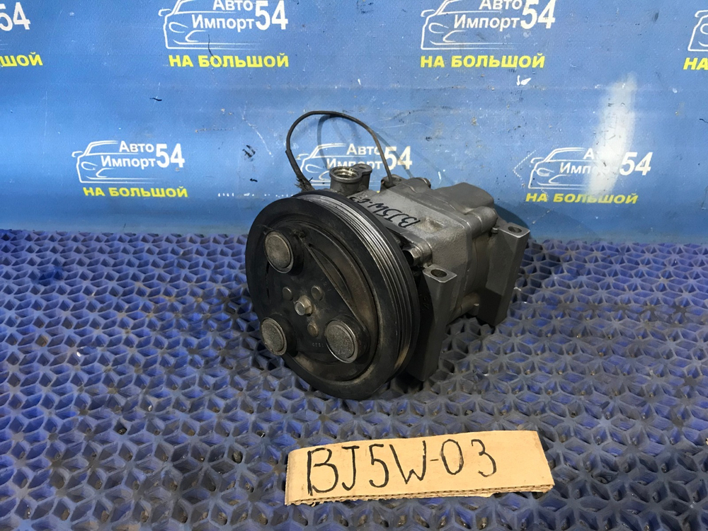 Компрессор кондиционера MAZDA FAMILIA 2001