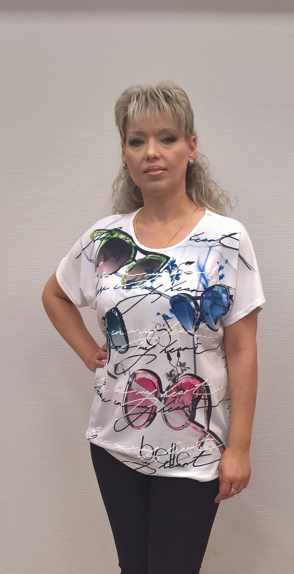 Оригинальный коттоновый блузон с цветными "очками"