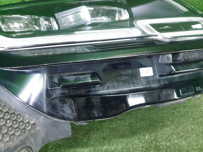 Фара правая Range Rover Velar (2017-2023) LED