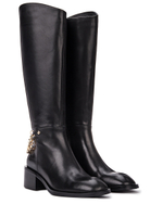 Женские чёрные сапоги из кожи на молнии с цепью