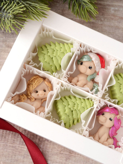 Набор из шоколада "Новогодний" с лошадками #4