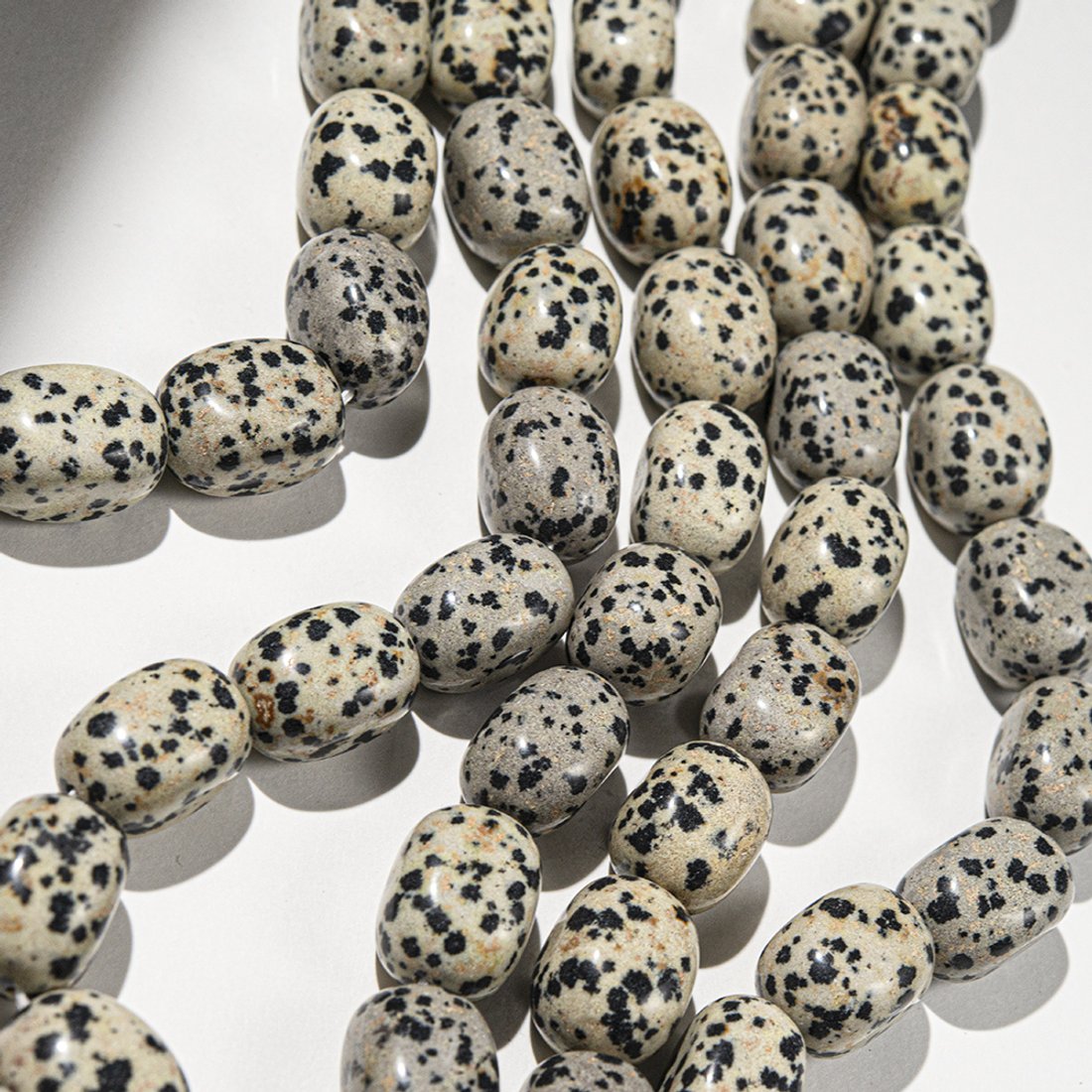 Аплит (Яшма далматин) натуральный, фриформ 16,5-19,5мм