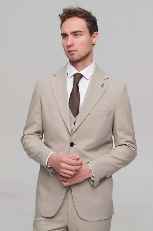 Мужской классический костюм (бежевый) В60