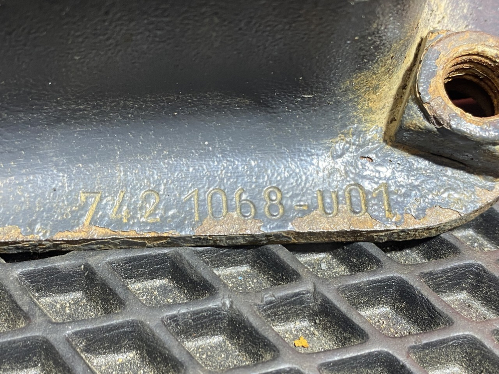 Подушка двигателя задняя