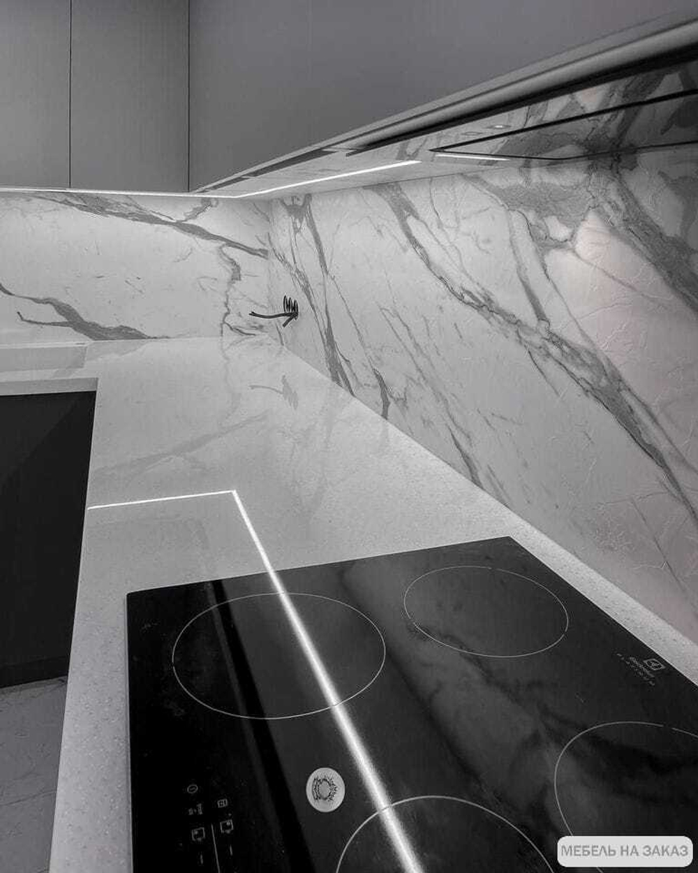 Кухня с антресолями