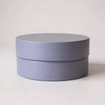 Плотная короткая круглая коробка(без ручек).Цвет: Светло серый.