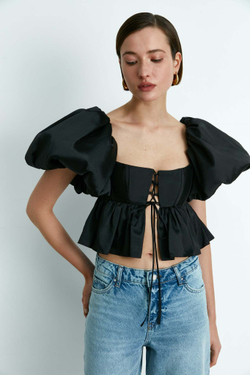 Топ укороченный корсетного типа из тафты с объемными рукавами и шнуровкой