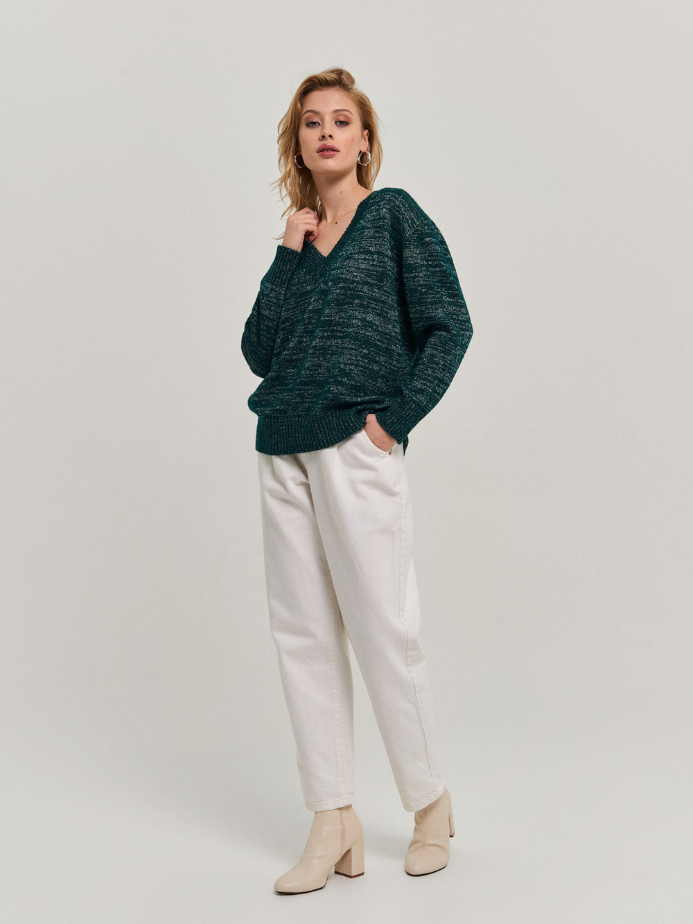 Пуловер зеленый