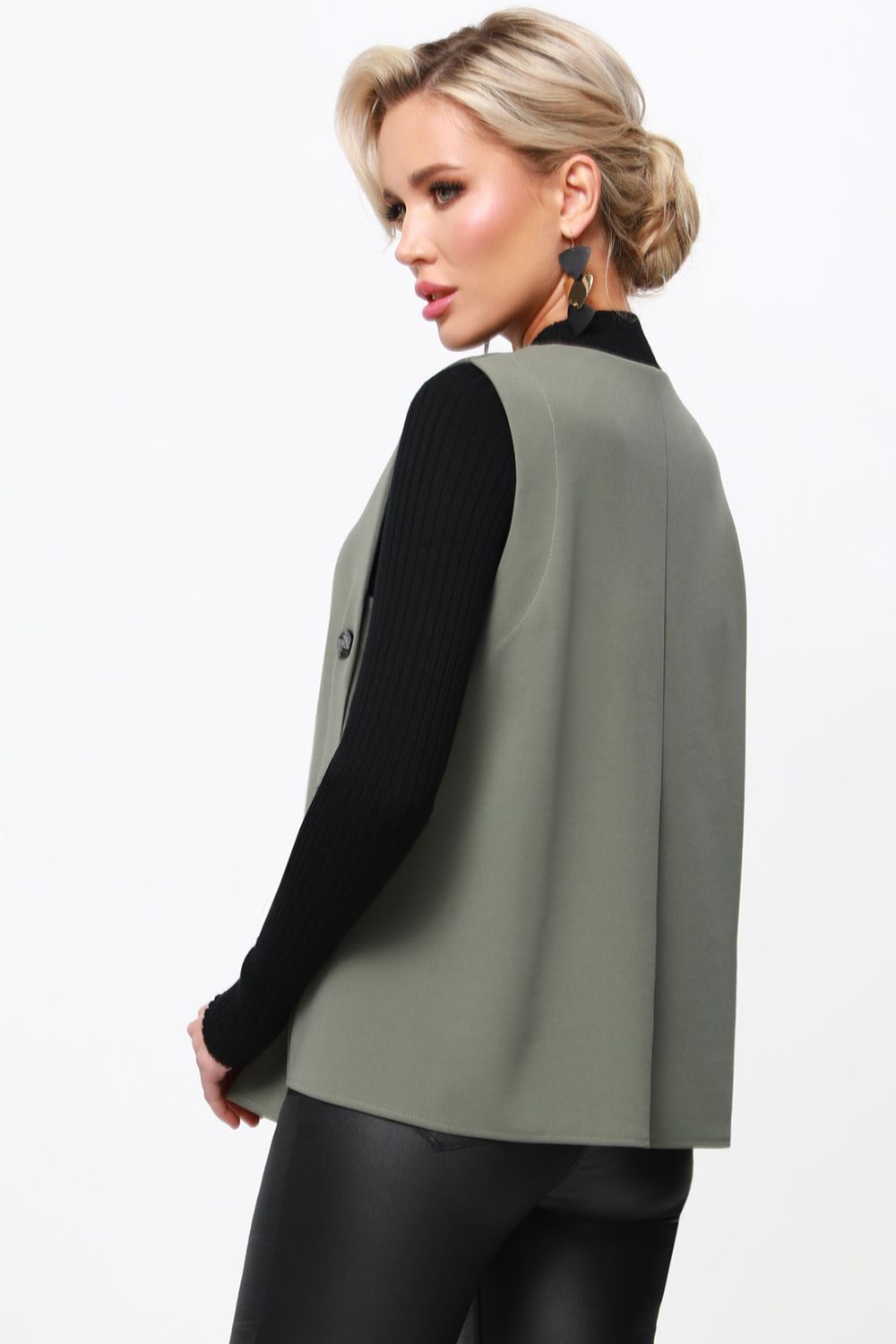 Жилет с декоративными пуговицами свободный DStrend (Акция)