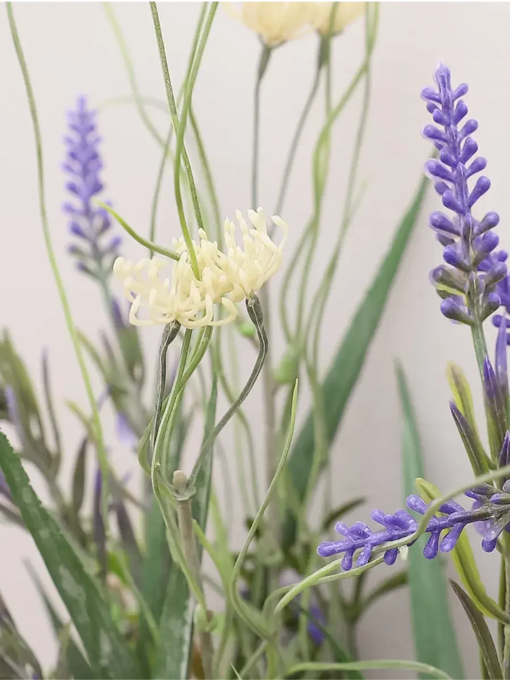 Искусственные цветы для декора в кашпо