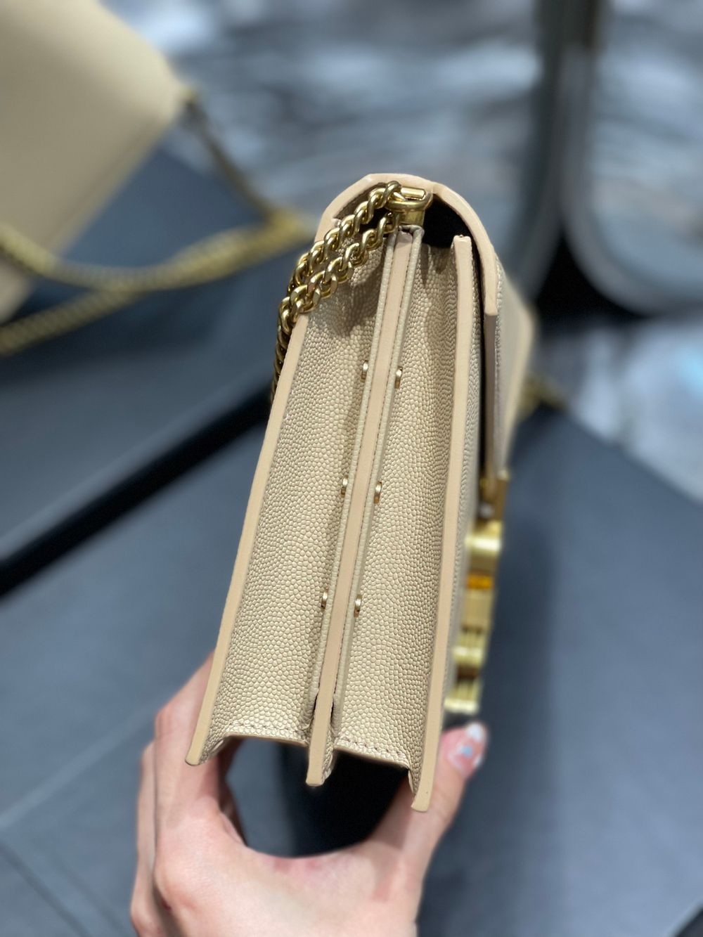YSL Cassandra Medium 22 cm