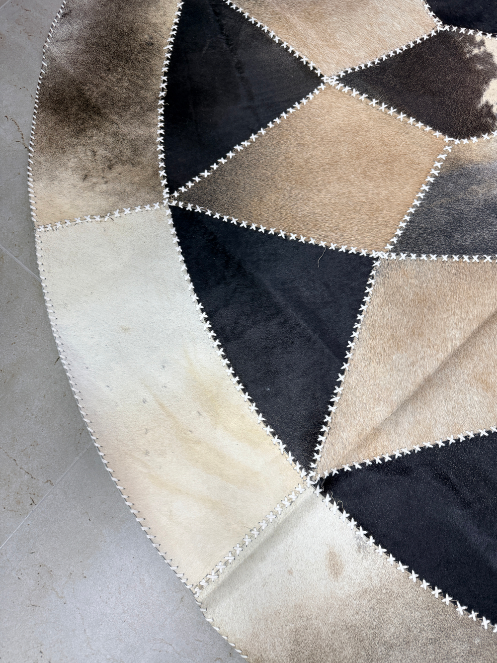 Ковер круглый натуральный на пол / Телячья шкура / 200 см