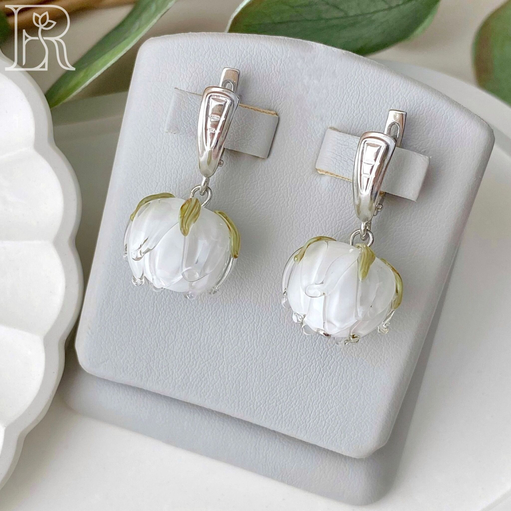 LEFIREL' Серьги серебряные женские "Есея" с цветами из муранского стекла / ювелирные украшения из родированного серебра 925