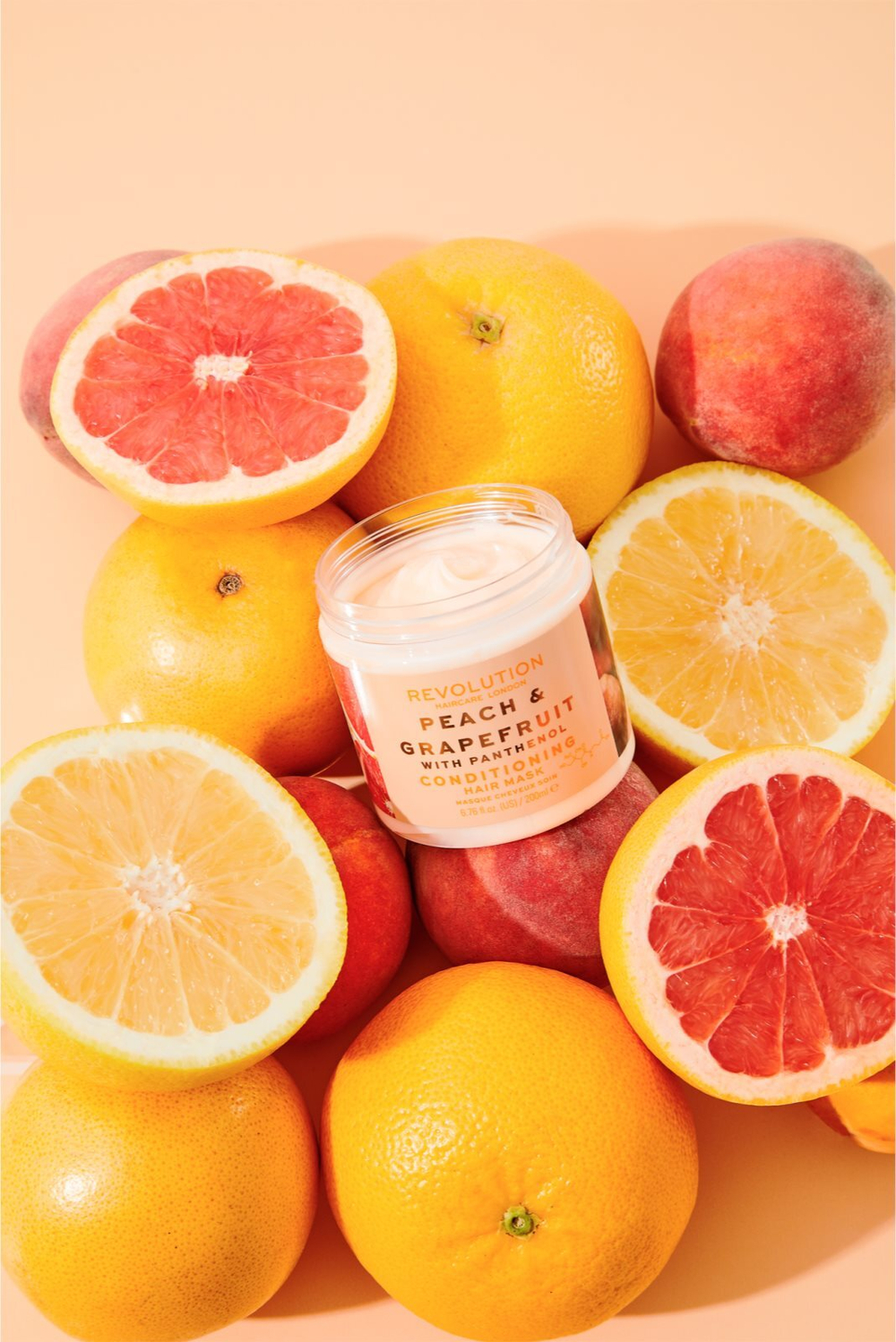 Revolution Haircare Hair Mask Peach & Grapefruit - увлажняющая и осветляющая маска для волос /   200  ml  / GTIN 5057566583886