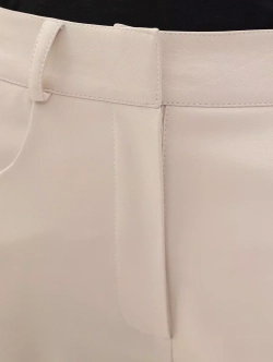 Брюки из экокожи бежевые