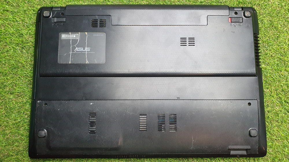 Ноутбук ASUS i3/8 Gb/610M 1 Gb