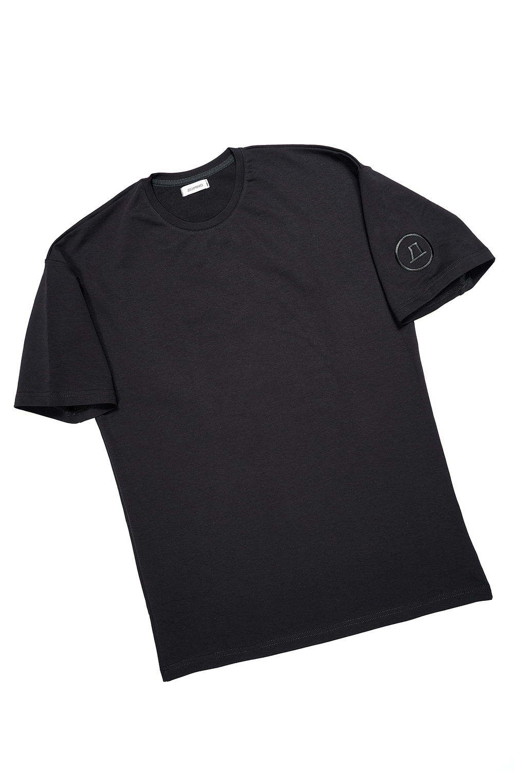 Футболка оверсайз с вышивкой на рукаве