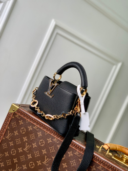 Louis Vuitton Capucines Mini