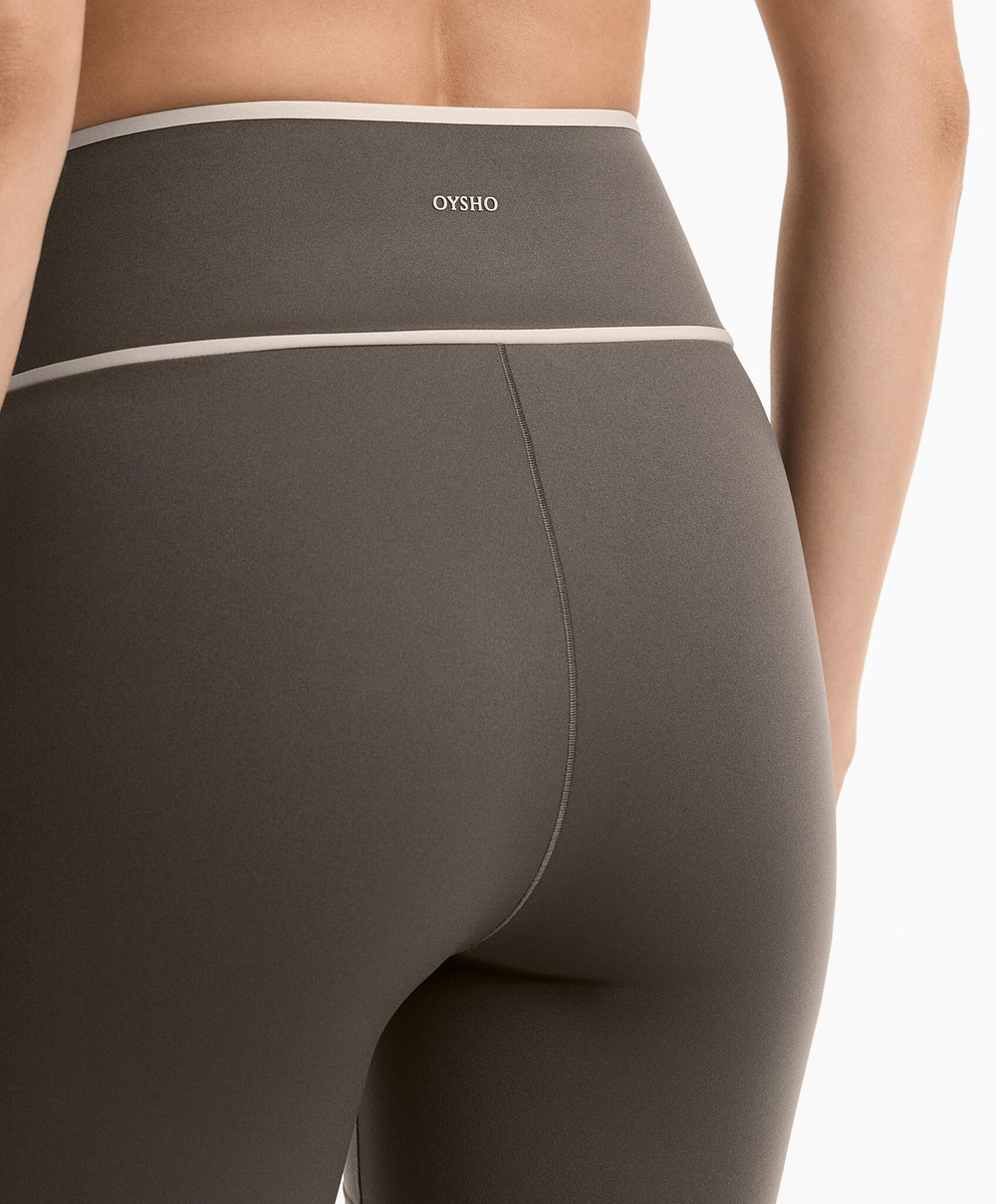 OYSHO Шорты Perfect-adapt с V-образным вырезом и талией 10 см, серо-коричневый