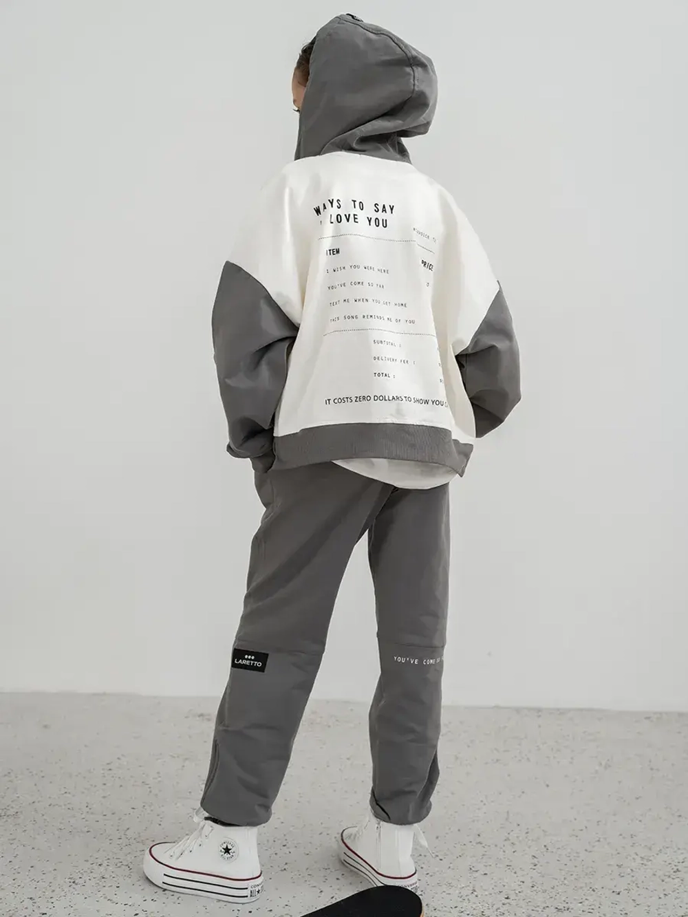 Спортивный костюм для девочки в школу